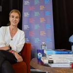 Carmen Posadas en su charla desde Biarritz. Foto David Sánchez